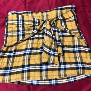 A&F PLAID FRONT TIE SKIRT